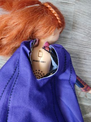 muñeca cantarina anna de frozen disney