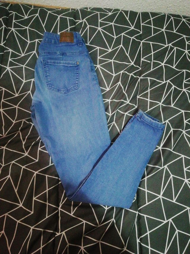 vaquero talla 38 Bershka mujer
