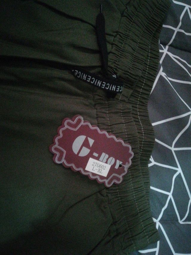 pantalon talla L/XL verde pelo por dentro NUEVO