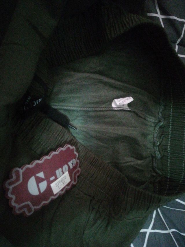 pantalon talla L/XL verde pelo por dentro NUEVO