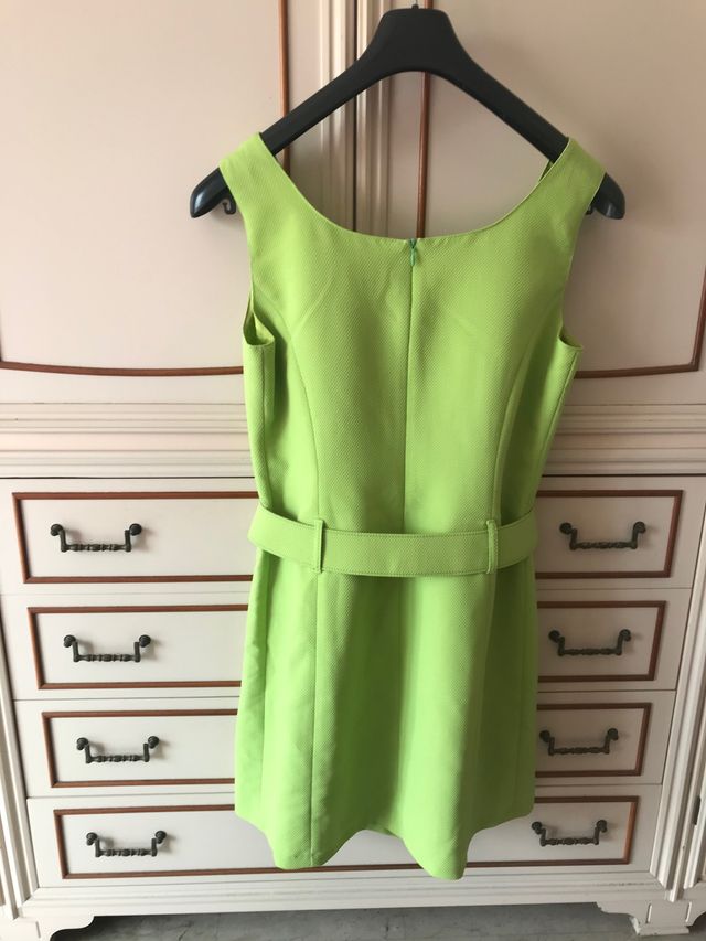 Abito corto con cinturone