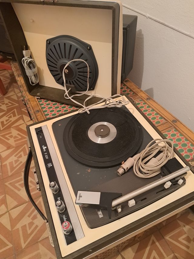 tocadiscos portátil cosmos