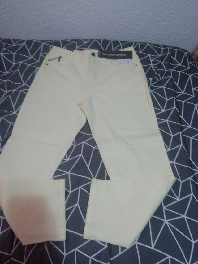 pantalon talla 40 amarillo NUEVO CON ETIQUETA