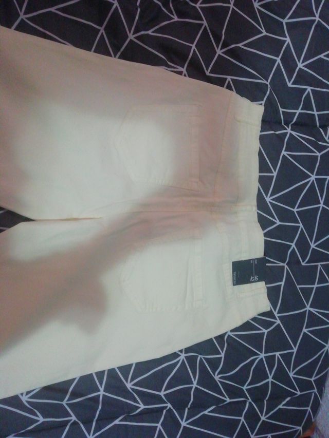 pantalon talla 40 amarillo NUEVO CON ETIQUETA