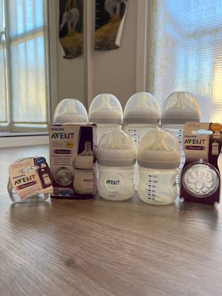 Lote de pañales, biberos, saca leches...