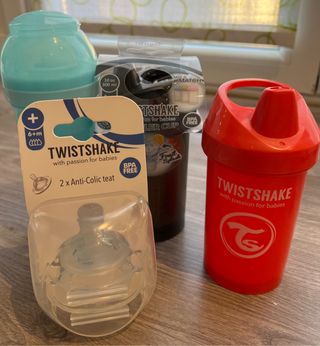 Lote de pañales, biberos, saca leches...