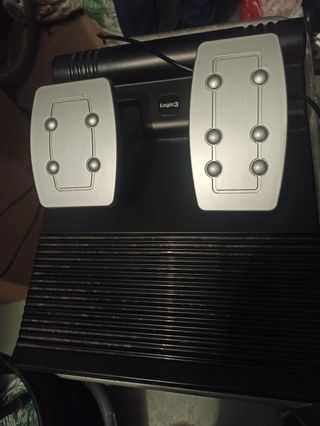 Play 3, 3 mandos, volante y 15 juegos