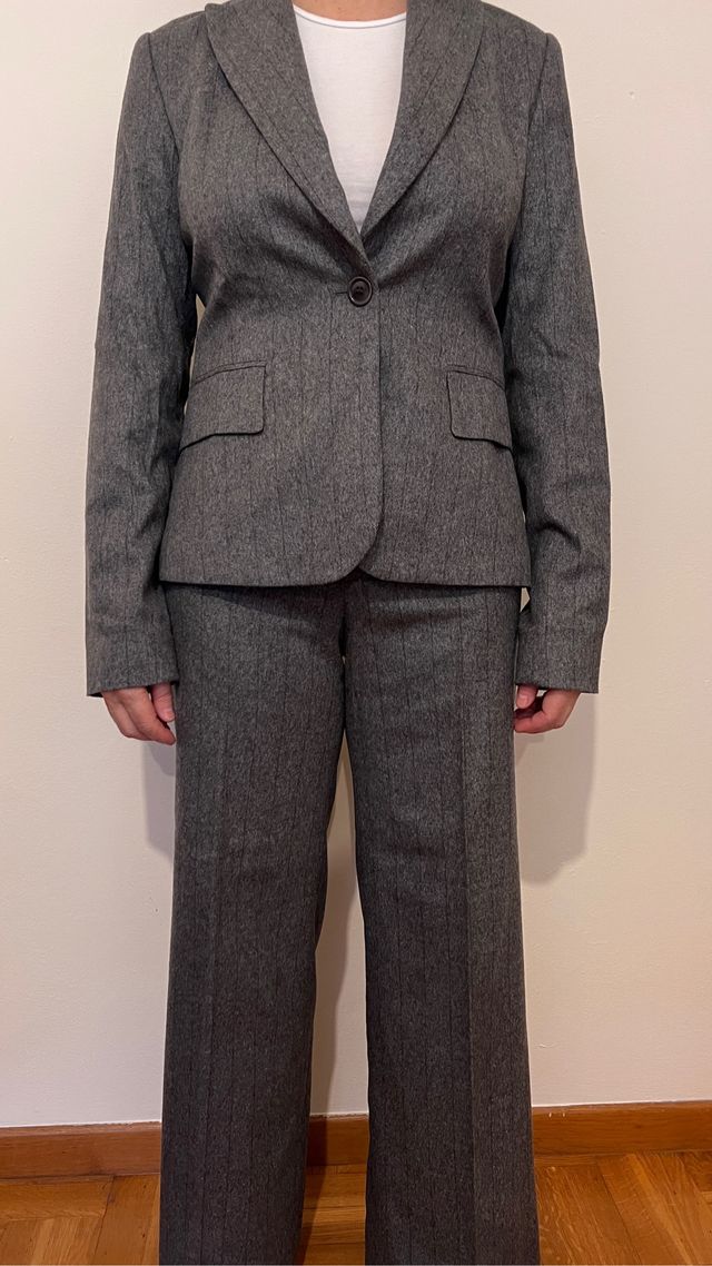 Traje de raya diplomatica