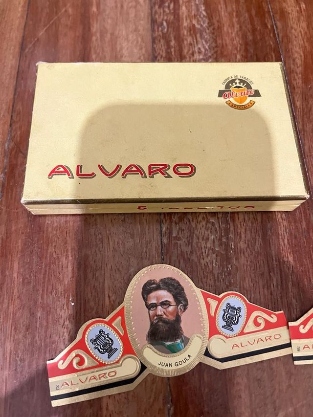 39 vitolas Fabrica de Tabacos Alvaro con su caja