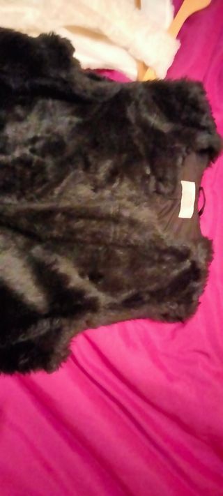 lote 2 chalecos de pelo,apenas sin usar. 
