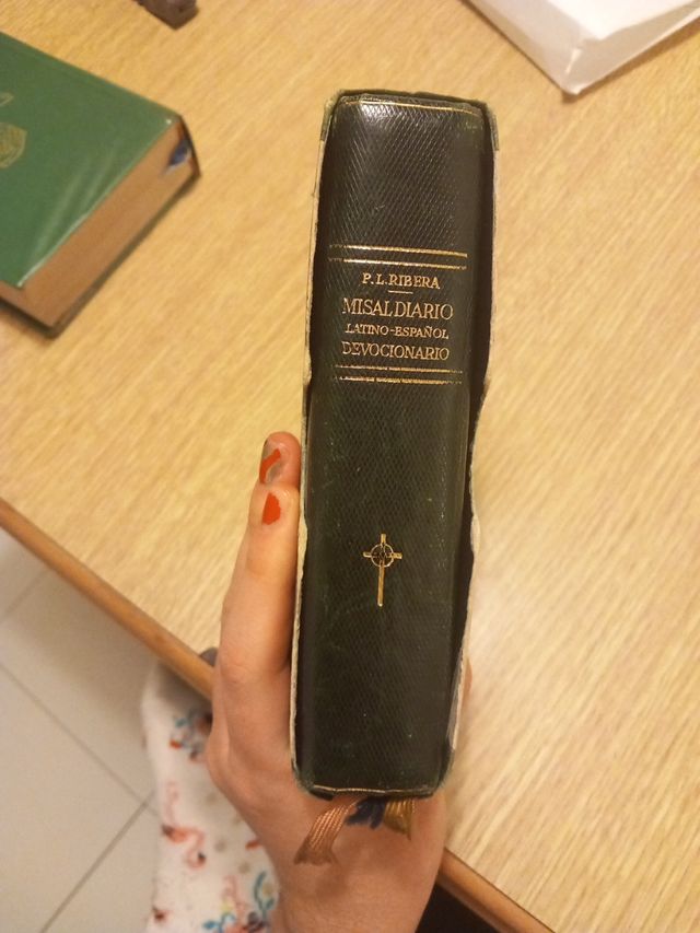 Misal diario y Devocionario 1956