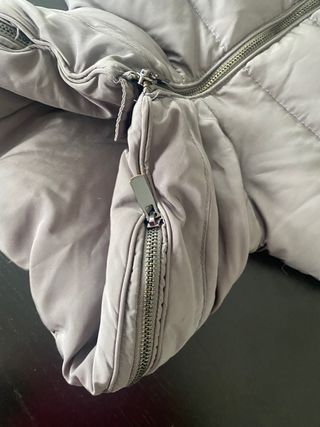 Abrigo plumas zara gris plata
