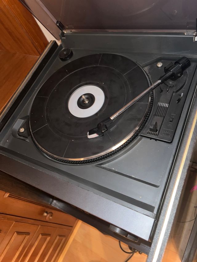 Radio de discos antigua