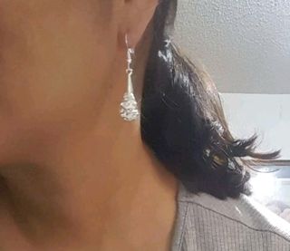 Pendientes largos plateados forma gota