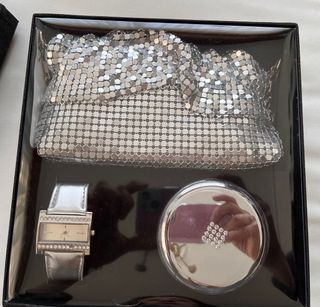 Bolso fiesta plateado, con reloj y espejo