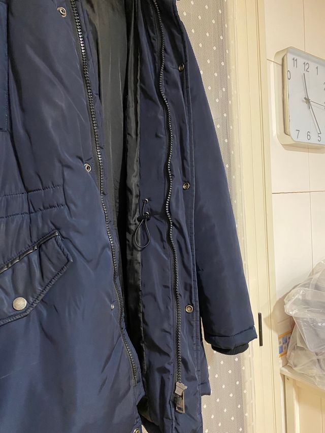 Abrigo GUESS azul marino chico tXXL