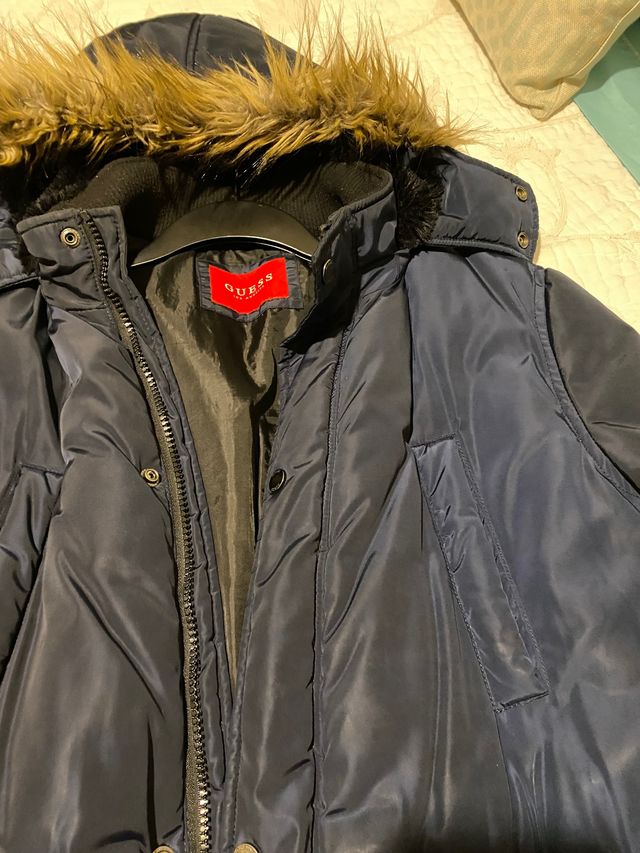 Abrigo GUESS azul marino chico tXXL