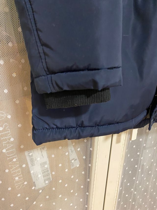 Abrigo GUESS azul marino chico tXXL