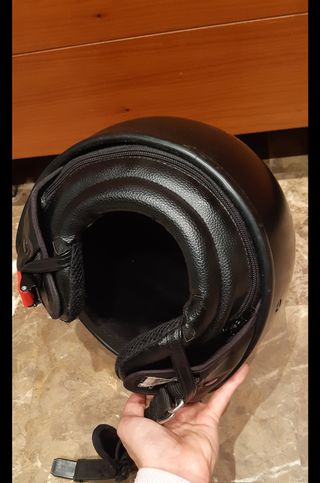 Casco negro moto