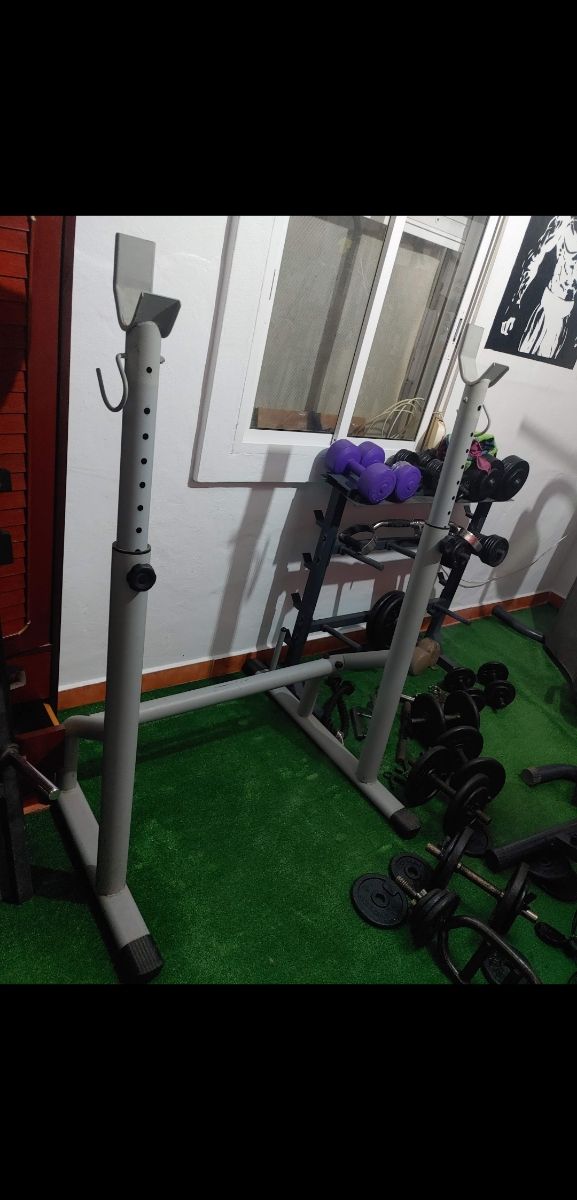 banco para sentadillas y pectoral