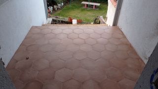 Baldosa hexagonal Nais marrón claro