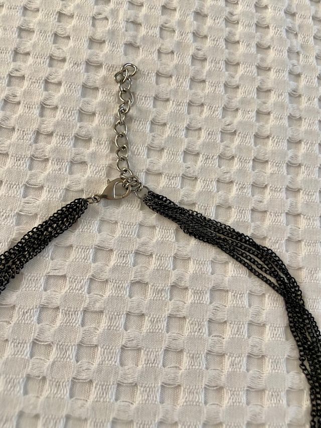 Collar negro y plateado de cadenas Zara