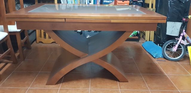 conjunto de mesa y 6 sillas de madera buena