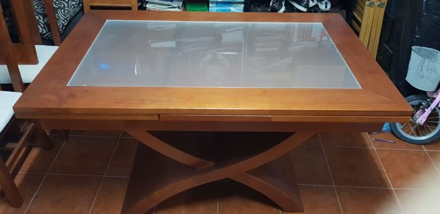 conjunto de mesa y 6 sillas de madera buena