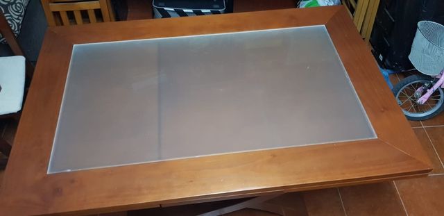 conjunto de mesa y 6 sillas de madera buena