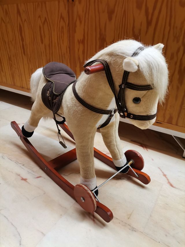 Caballito balancín. Juguete antiguo 