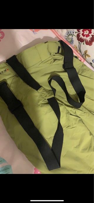 Pantalon esquiar valorado en 130€ con etiqueta 