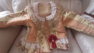 Traje niña dorado