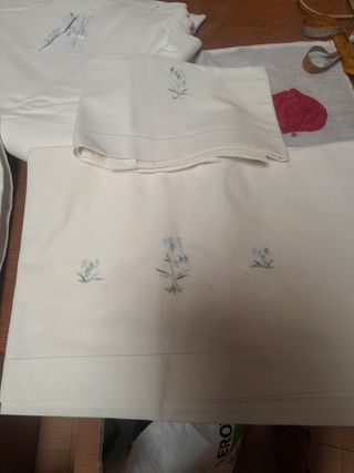 Lenzuola vintage ricamate prezzi distinti