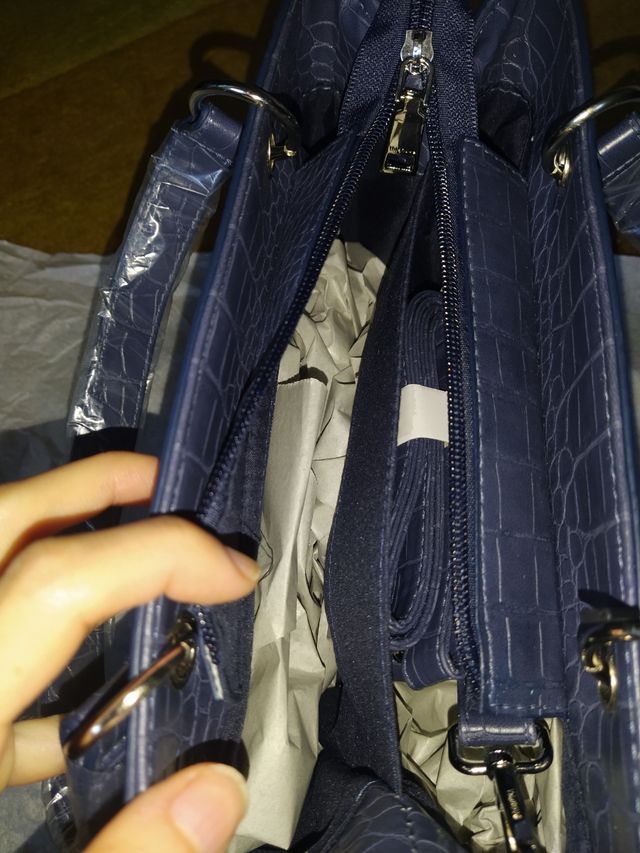 Bolso nuevo con etiqueta