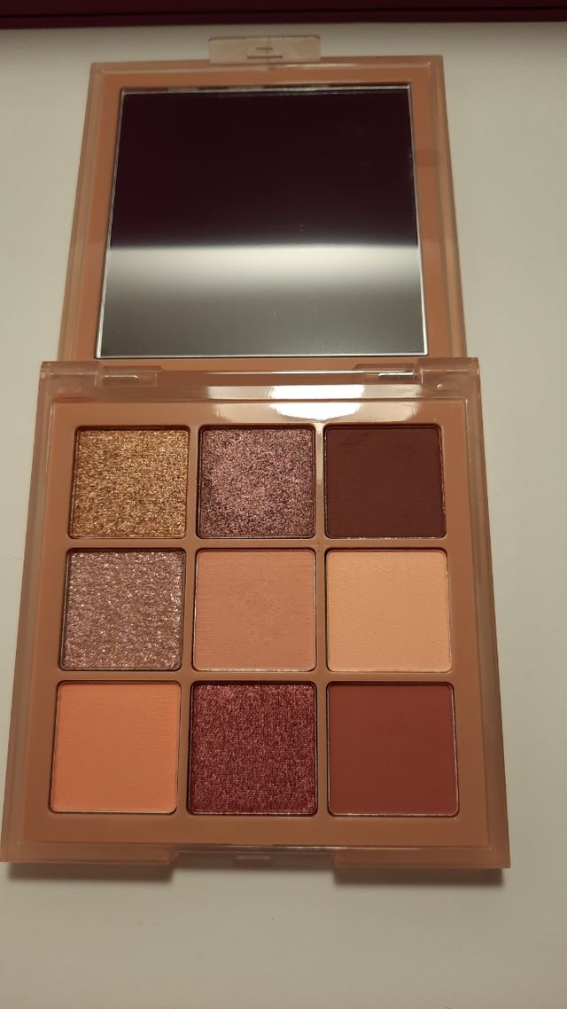 Palette di ombretti Huda Beauty Haze Sand