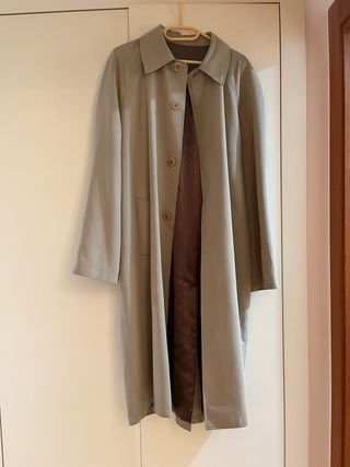 Trench, gabardina caballero argimiro rodrigue 