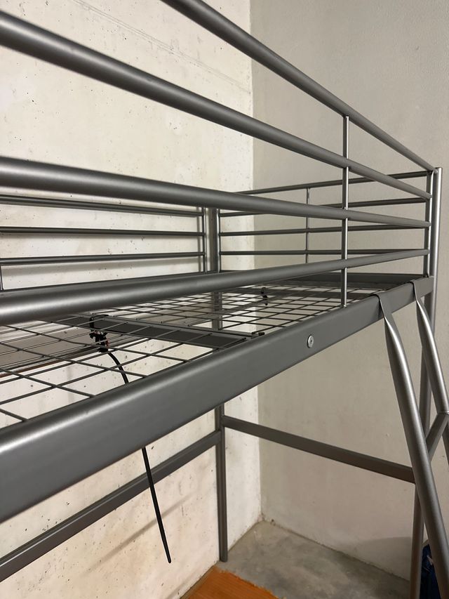 Cama alta / litera Svarsta Ikea 