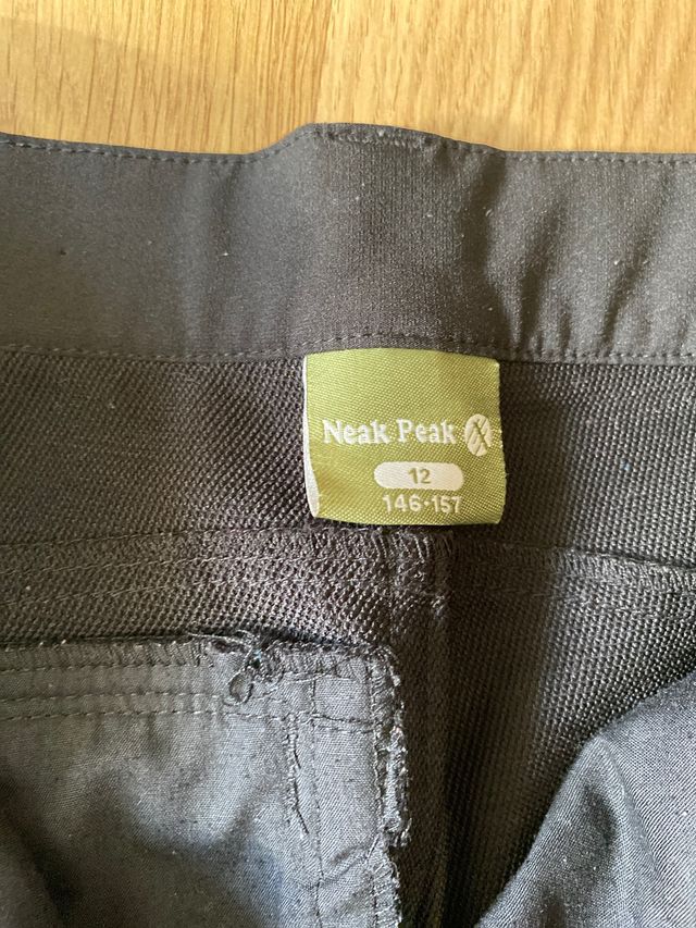 Pantalón Neak Peak 12