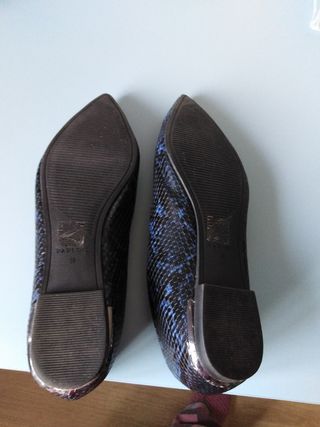 zapato estilo bailarinas azul/negro