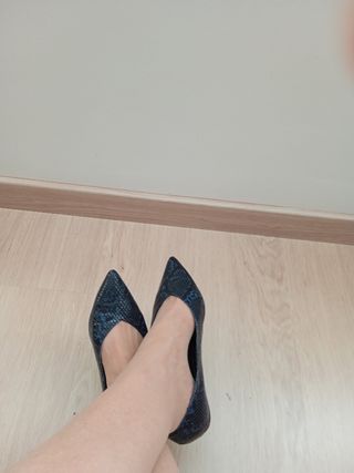 zapato estilo bailarinas azul/negro