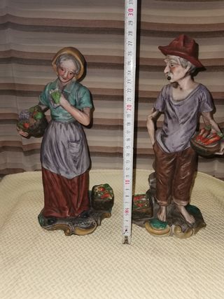pareja de figuras campesinos