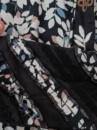 Vestido flores y bordados