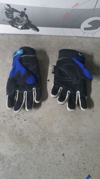 Casco cros, protecciones y guantes, talla infantil