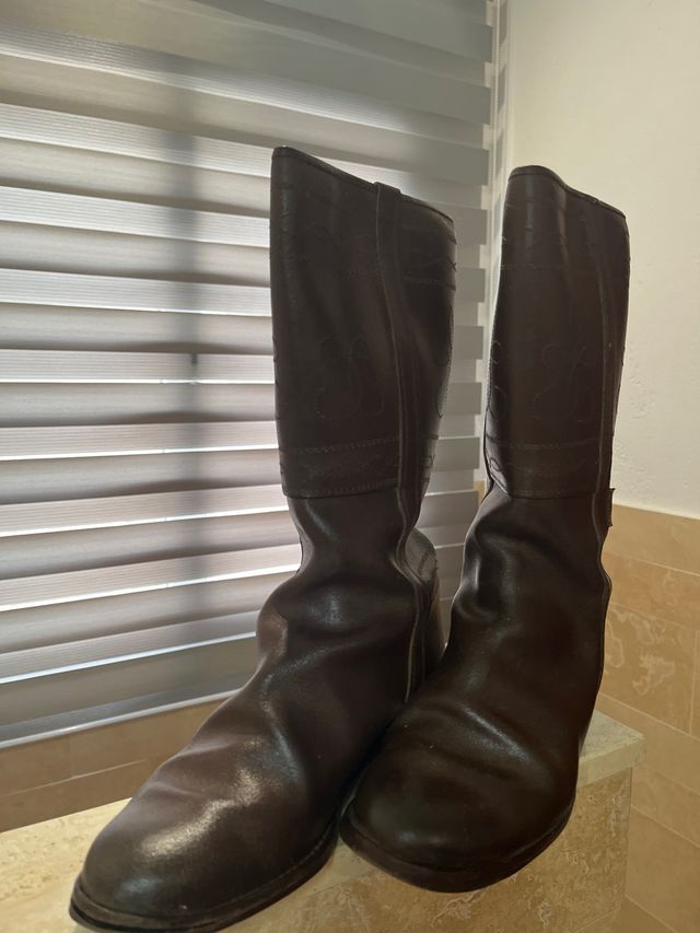 botas camperas de piel