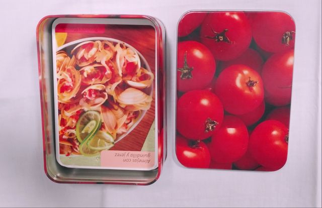 Caja metálica con 50 recetas de cocina