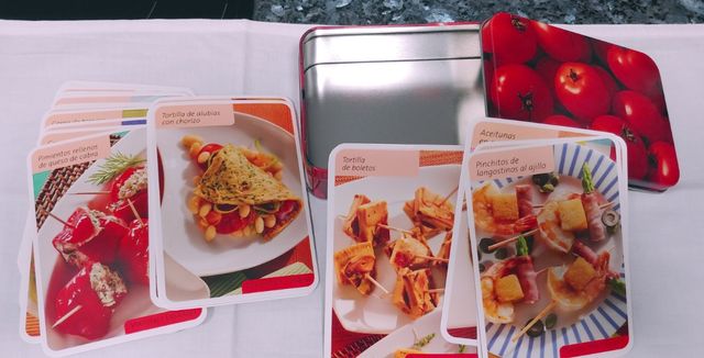 Caja metálica con 50 recetas de cocina