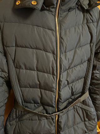 ABRIGO parka ZARA NUEVO! UNA S NEGRO CON PELO 