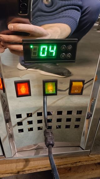 vitrina pastelera alta de 1500mm refrigerada