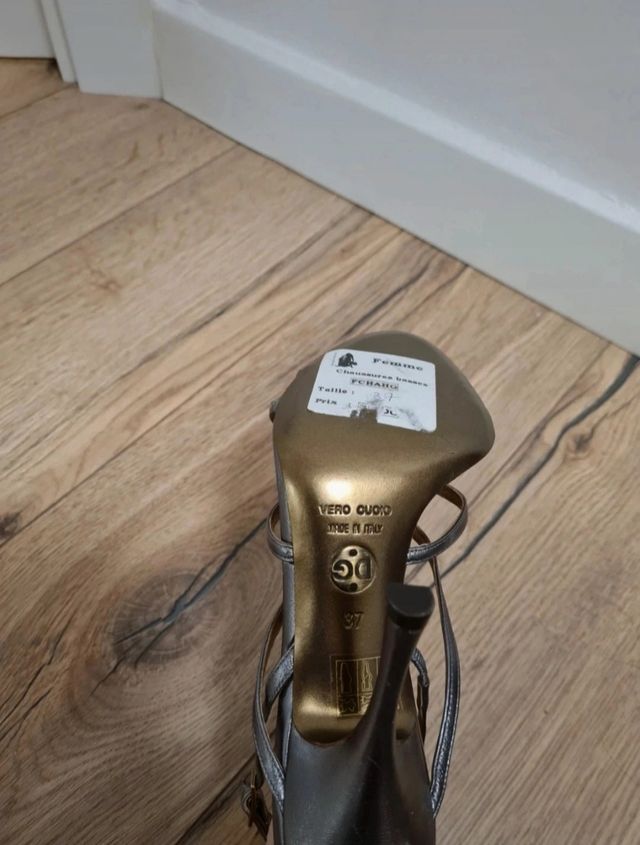 Sandalias plateadas Dolce & Gabanna