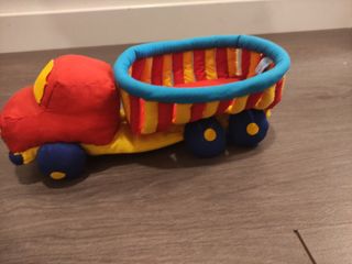 Tractor o camion Tela animales colores